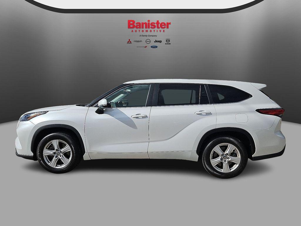 used 2023 Toyota Highlander car, priced at $33,438