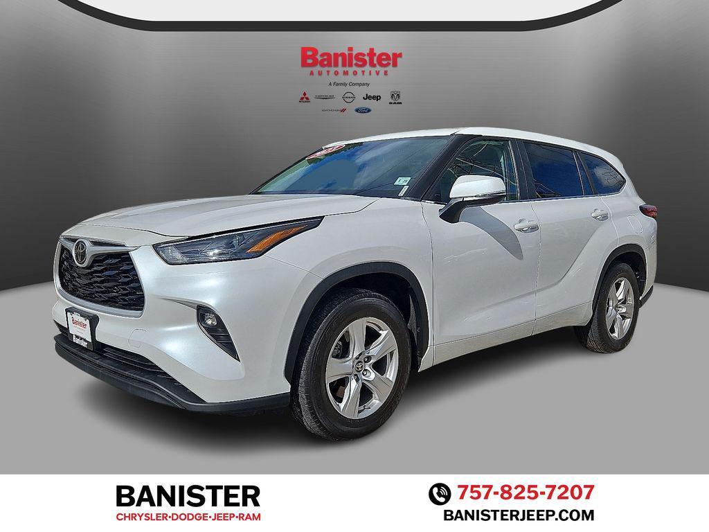 used 2023 Toyota Highlander car, priced at $33,438