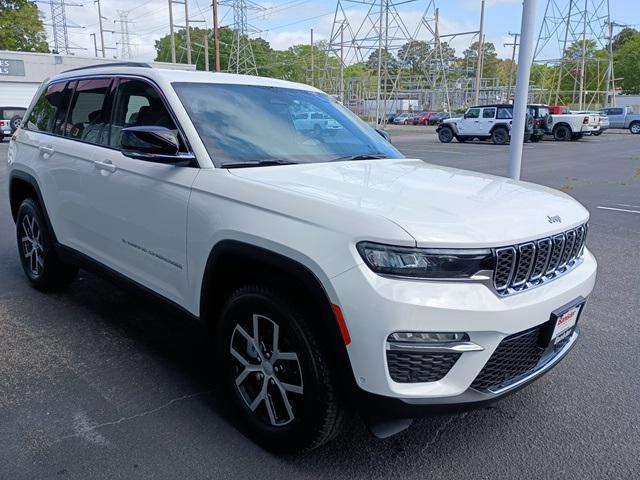 new 2024 Jeep Grand Cherokee car, priced at $44,818