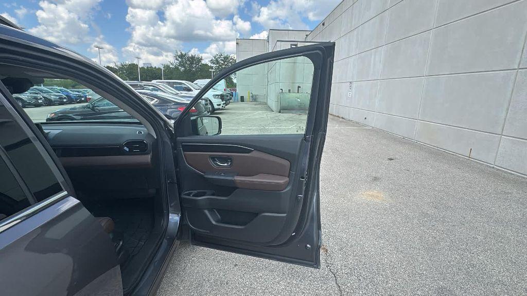 used 2024 Honda Pilot car, priced at $47,999