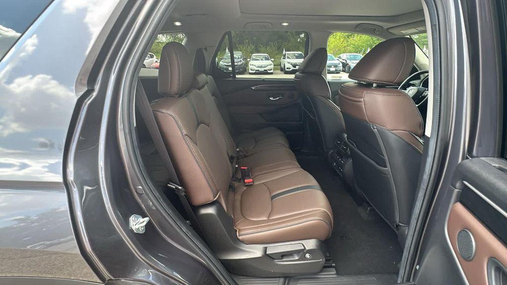used 2024 Honda Pilot car, priced at $47,999