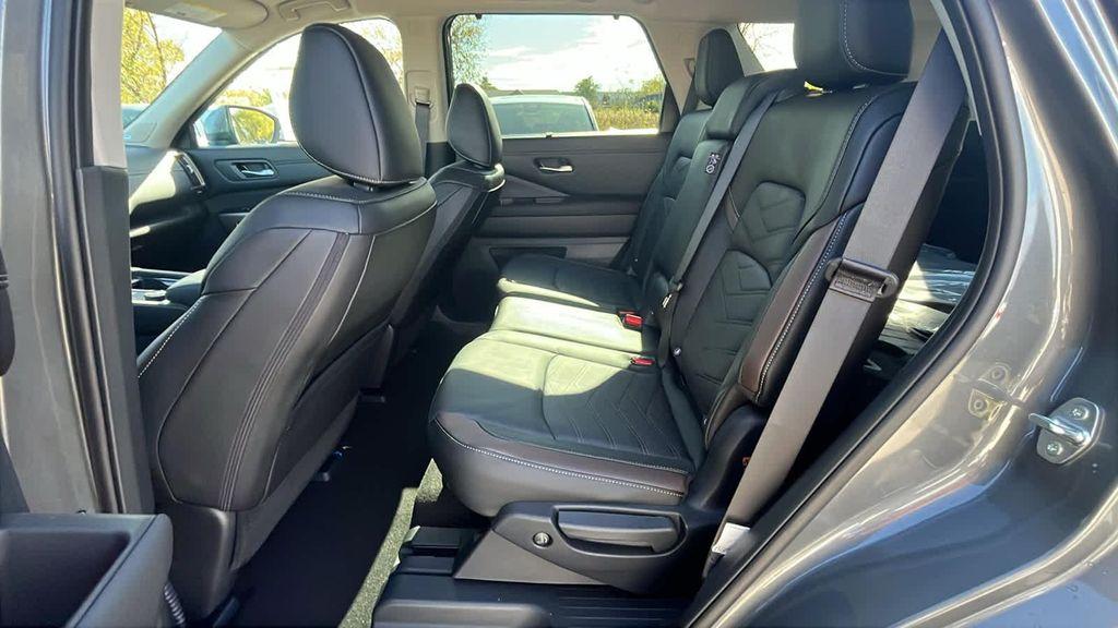 new 2025 Nissan Pathfinder car, priced at $50,346