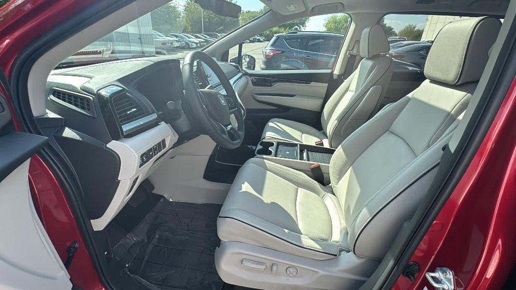 new 2026 Honda Odyssey car, priced at $49,445