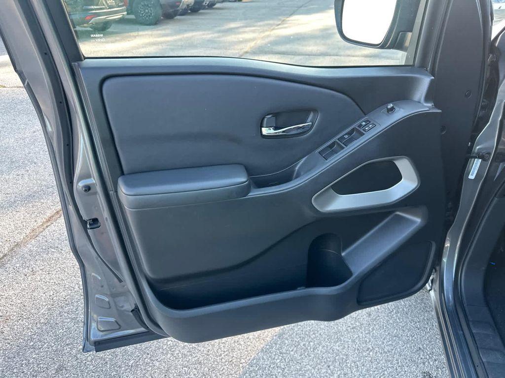 used 2022 Nissan Frontier car