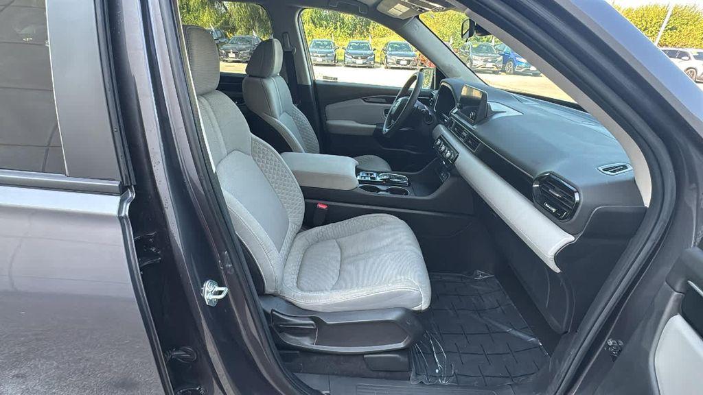 used 2023 Honda Pilot car, priced at $34,999