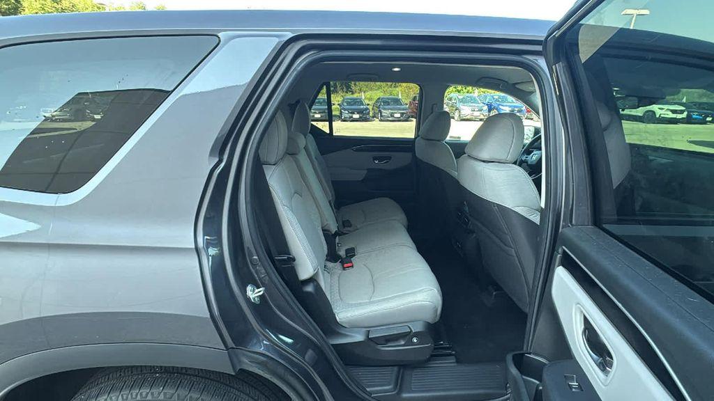 used 2023 Honda Pilot car, priced at $34,999