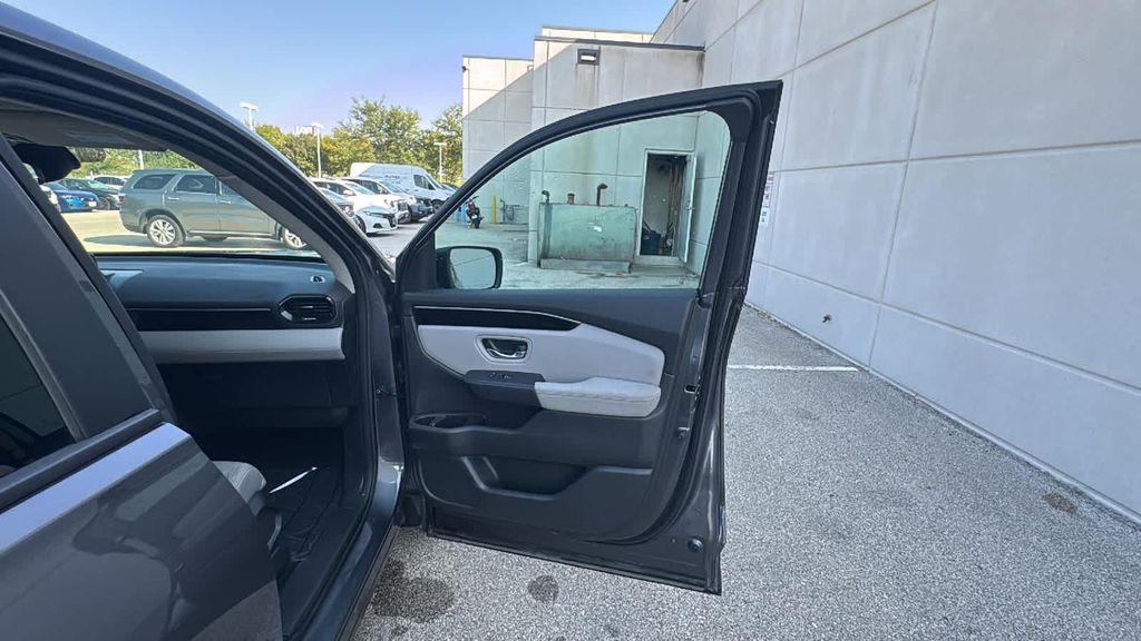 used 2023 Honda Pilot car, priced at $34,999