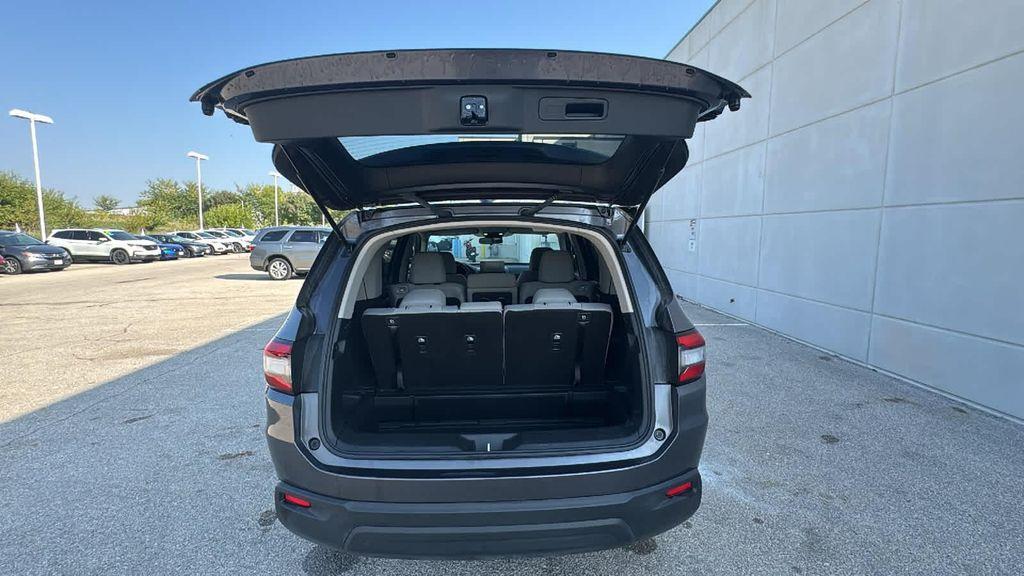 used 2023 Honda Pilot car, priced at $34,999