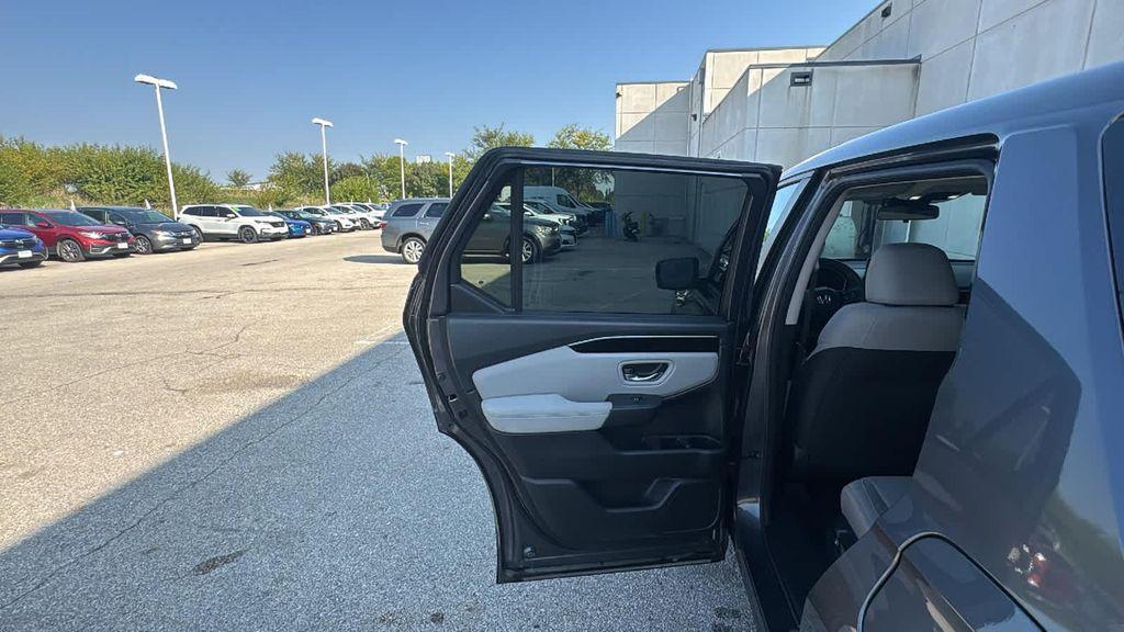 used 2023 Honda Pilot car, priced at $34,999