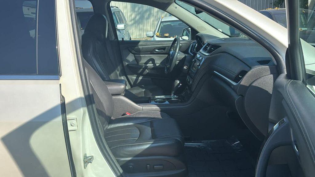 used 2015 Chevrolet Traverse car, priced at $9,999