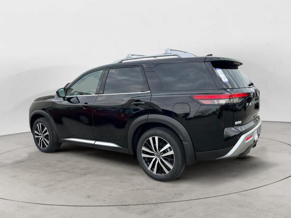 new 2024 Nissan Pathfinder car, priced at $50,204