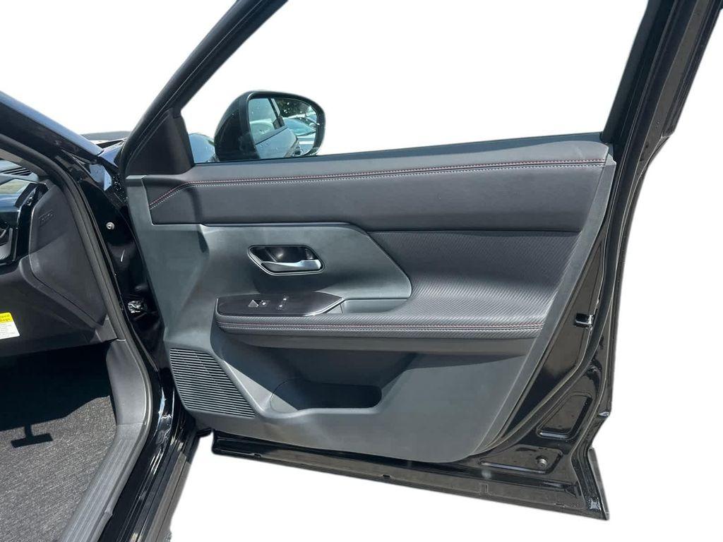 new 2025 Nissan Kicks car, priced at $30,231