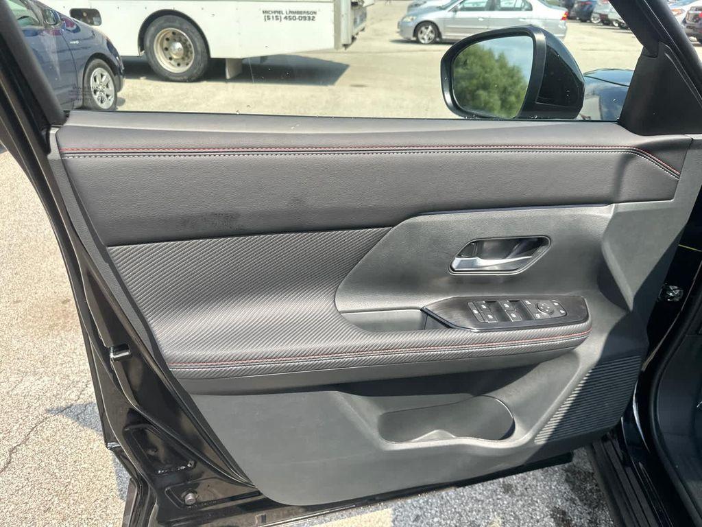 new 2025 Nissan Kicks car, priced at $30,231