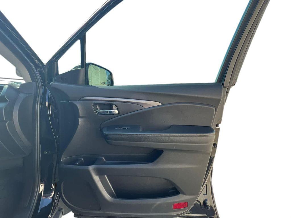 used 2021 Honda Pilot car, priced at $26,999
