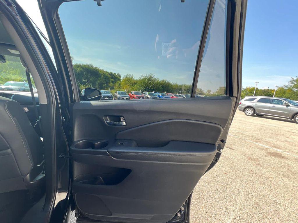 used 2021 Honda Pilot car, priced at $26,999