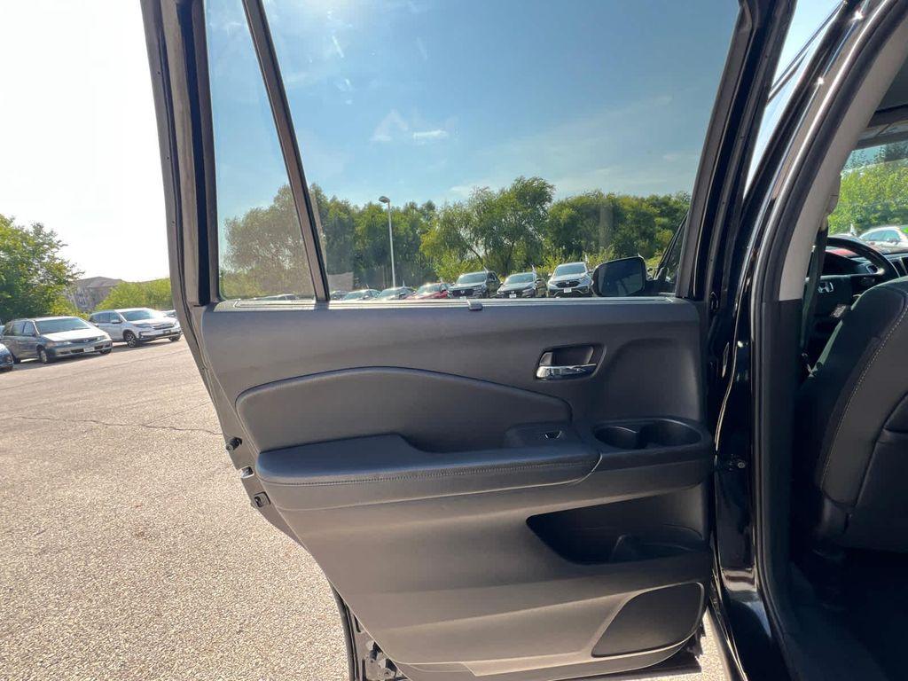 used 2021 Honda Pilot car, priced at $26,999