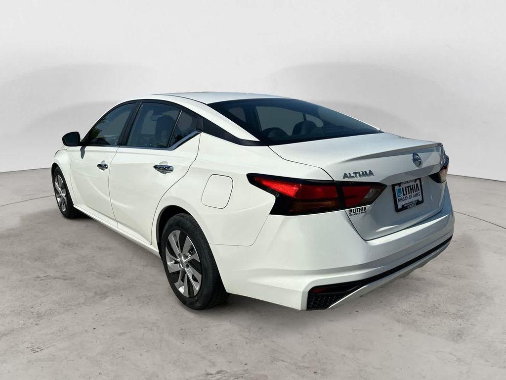 used 2022 Nissan Altima car, priced at $18,999