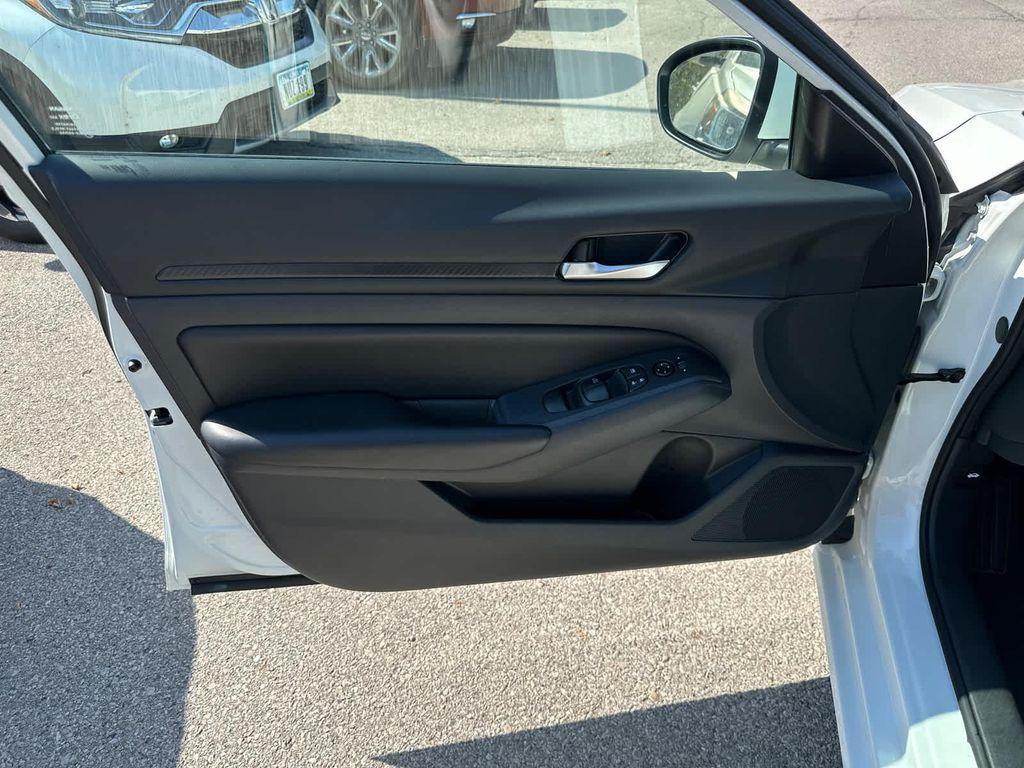 used 2022 Nissan Altima car, priced at $18,999