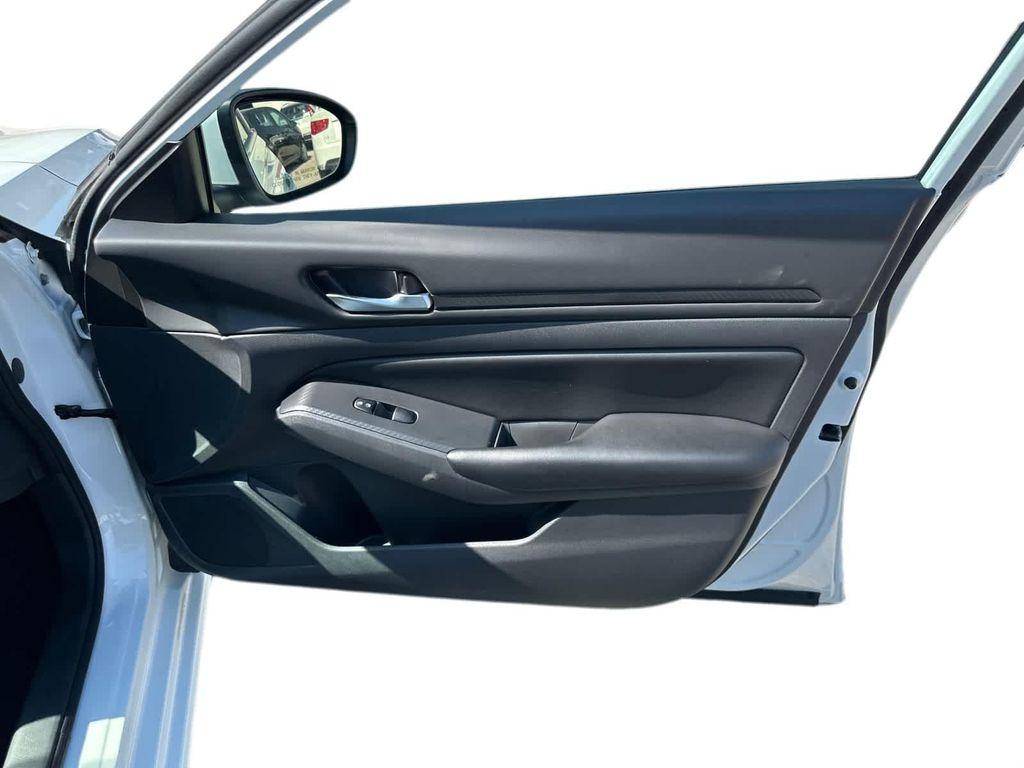 used 2022 Nissan Altima car, priced at $18,999