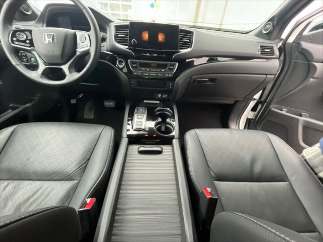 used 2022 Honda Passport car, priced at $35,999