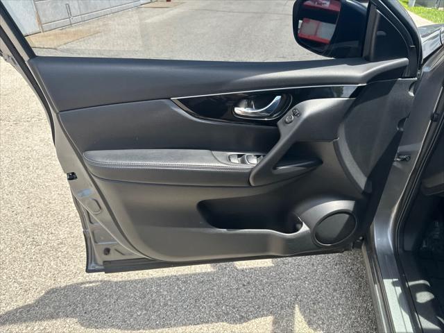 used 2017 Nissan Rogue Sport car