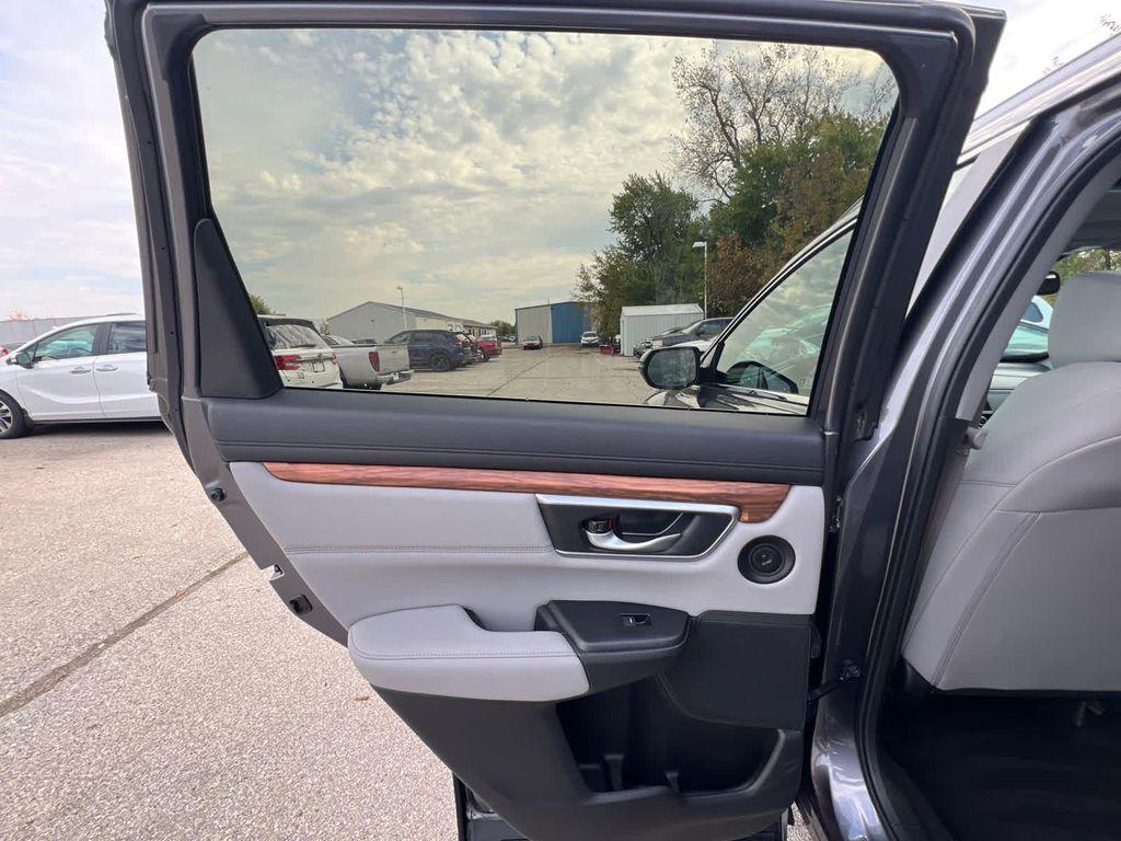 used 2021 Honda CR-V car, priced at $28,999