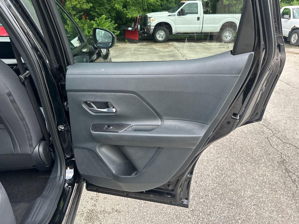 new 2025 Nissan Kicks car, priced at $27,150