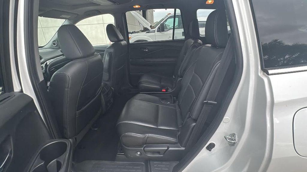 used 2022 Honda Pilot car, priced at $35,999