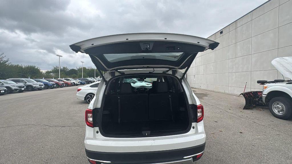 used 2022 Honda Pilot car, priced at $35,999