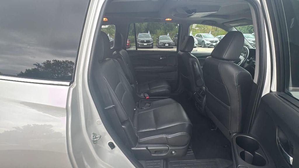 used 2022 Honda Pilot car, priced at $35,999
