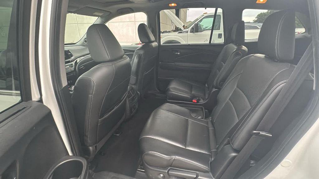 used 2022 Honda Pilot car, priced at $35,999