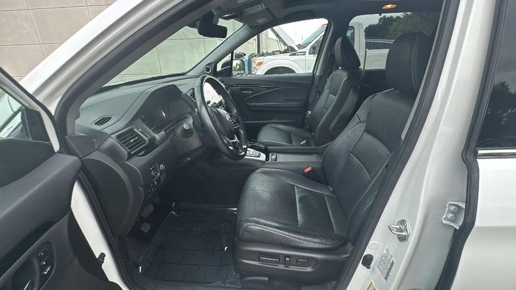 used 2022 Honda Pilot car, priced at $35,999