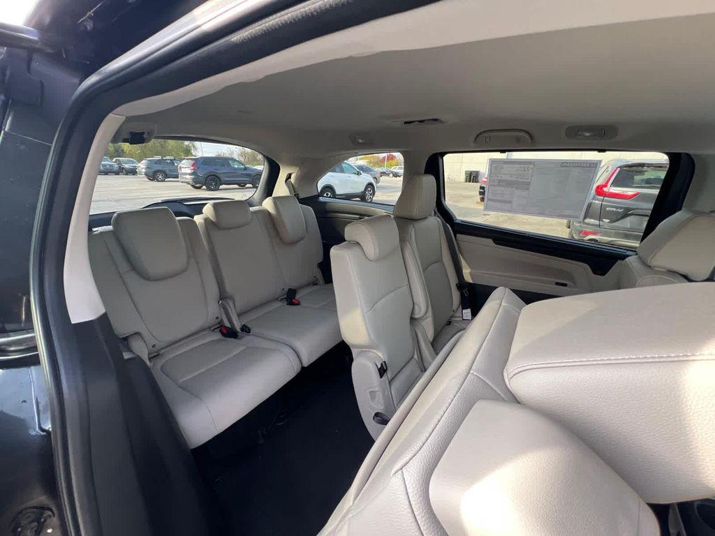 new 2026 Honda Odyssey car, priced at $44,290