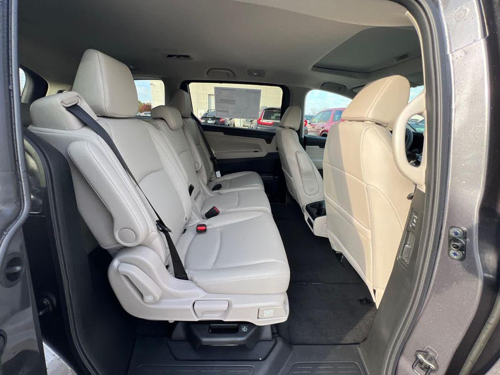 new 2026 Honda Odyssey car, priced at $44,290