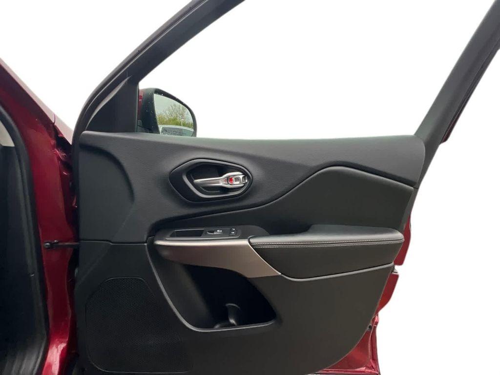 used 2019 Jeep Cherokee car, priced at $16,999