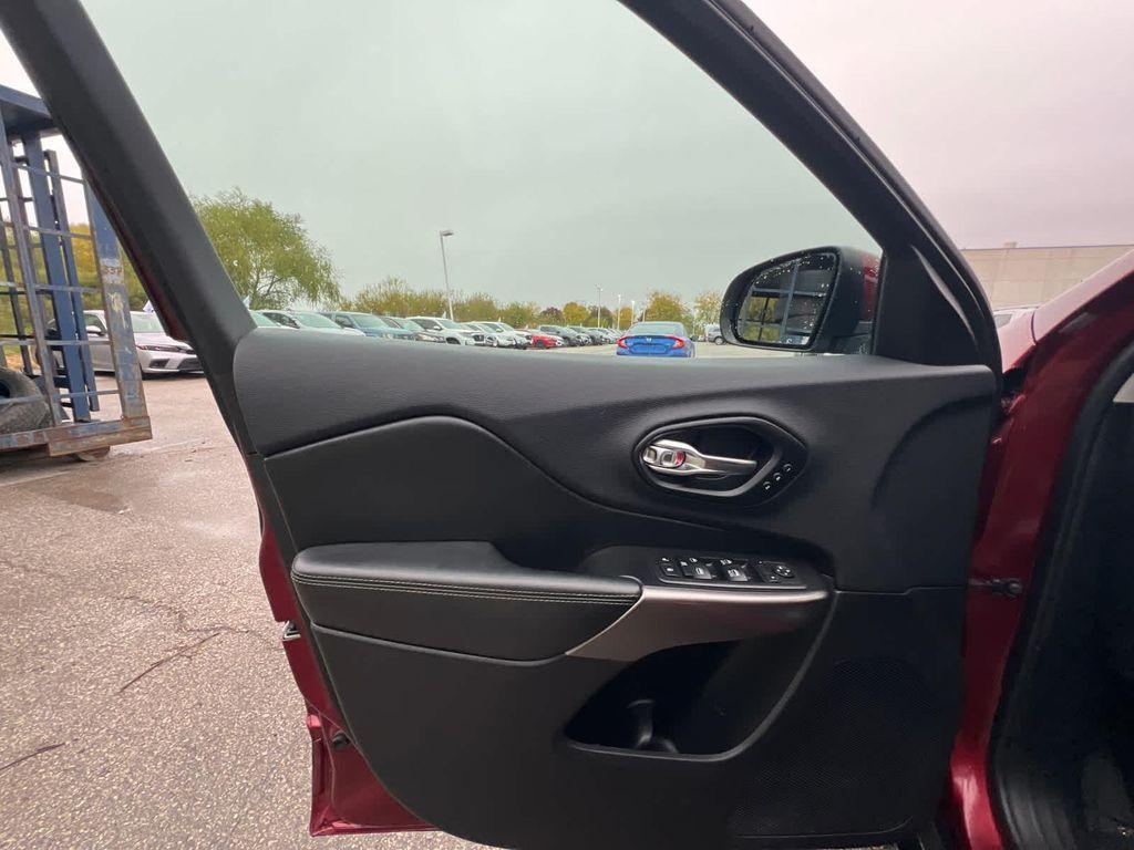 used 2019 Jeep Cherokee car, priced at $16,999