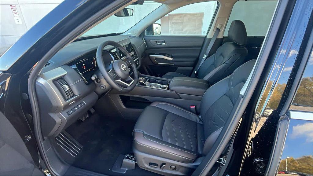new 2025 Nissan Pathfinder car, priced at $50,432