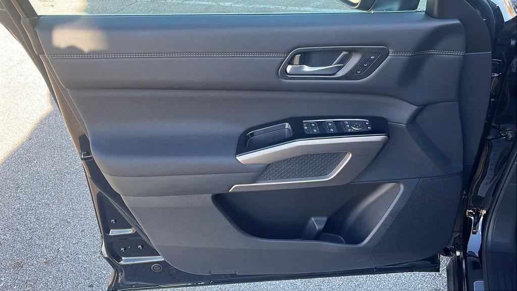 new 2025 Nissan Pathfinder car, priced at $50,432