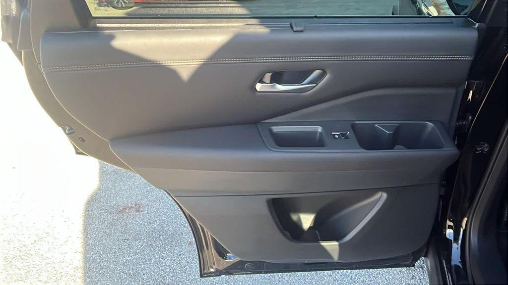 new 2025 Nissan Pathfinder car, priced at $50,432