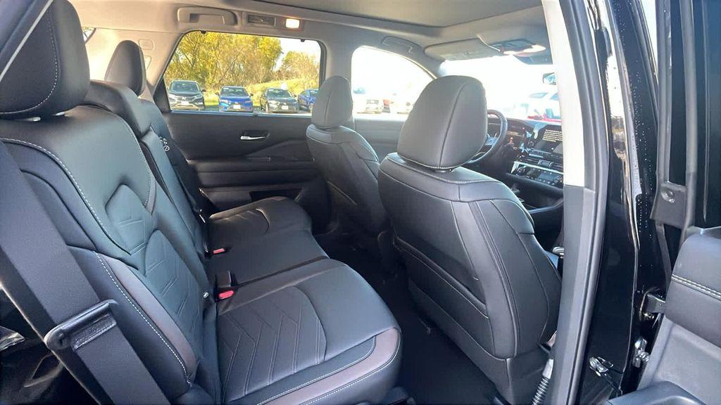 new 2025 Nissan Pathfinder car, priced at $50,432