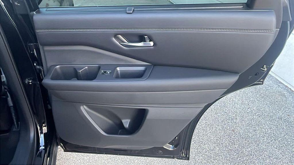 new 2025 Nissan Pathfinder car, priced at $50,432