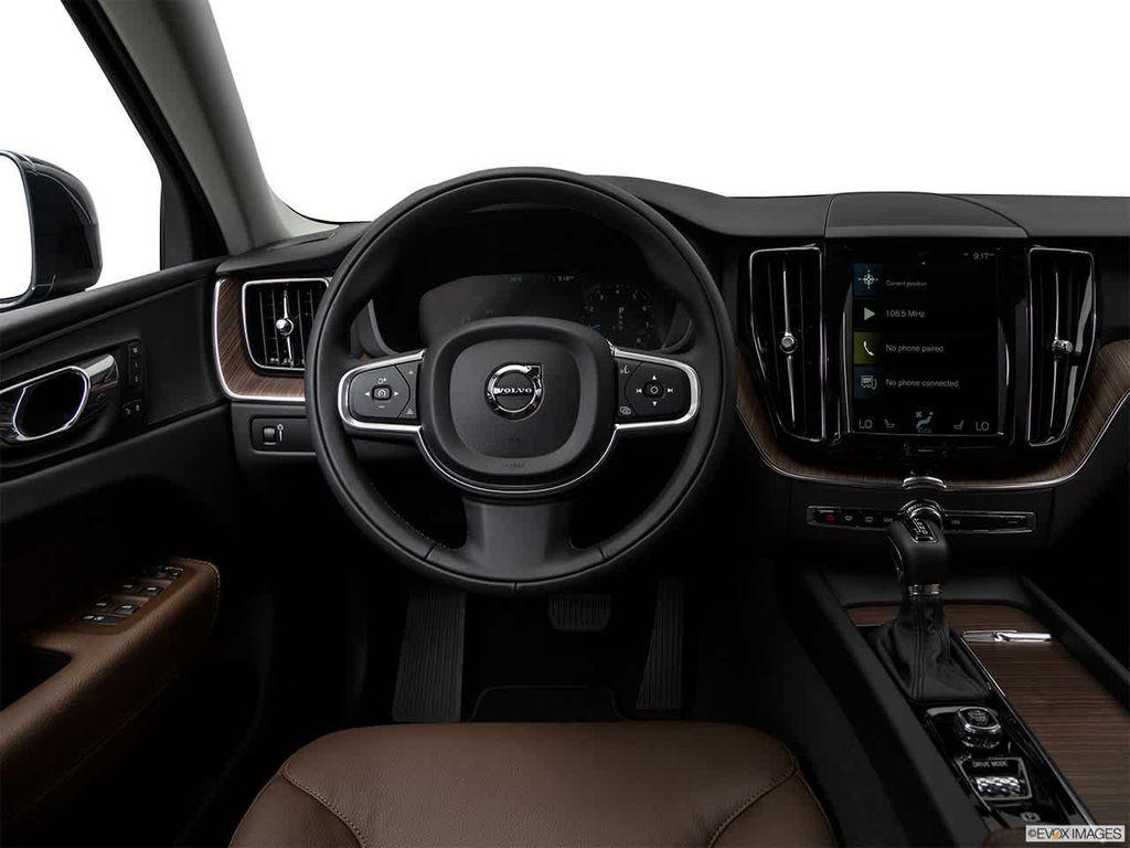 used 2018 Volvo XC60 car