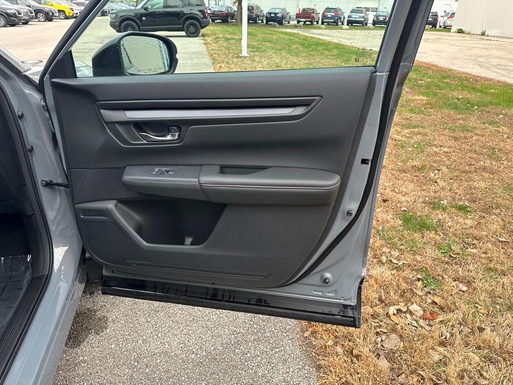 new 2026 Honda CR-V Hybrid car, priced at $40,705