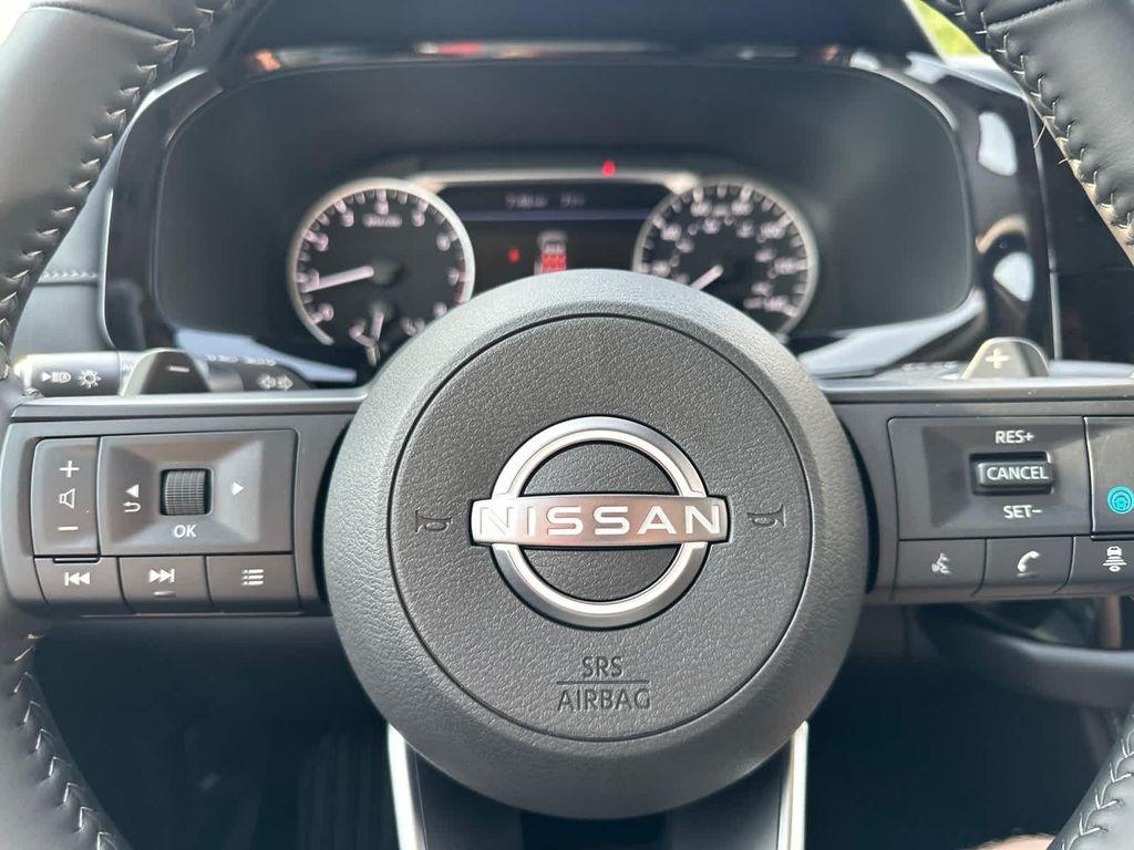 new 2025 Nissan Pathfinder car, priced at $40,978