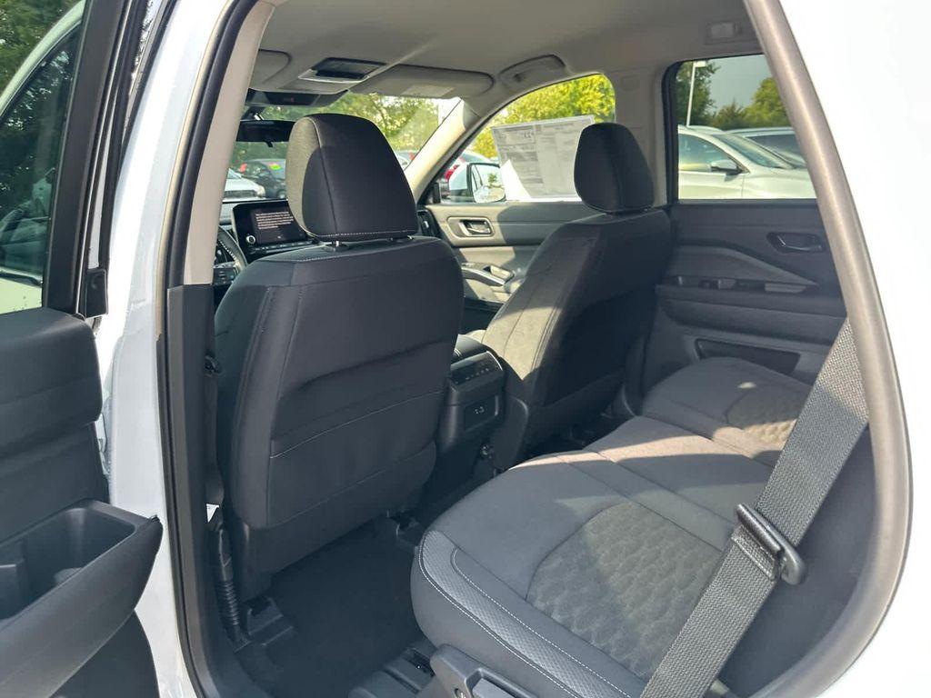 new 2025 Nissan Pathfinder car, priced at $40,978