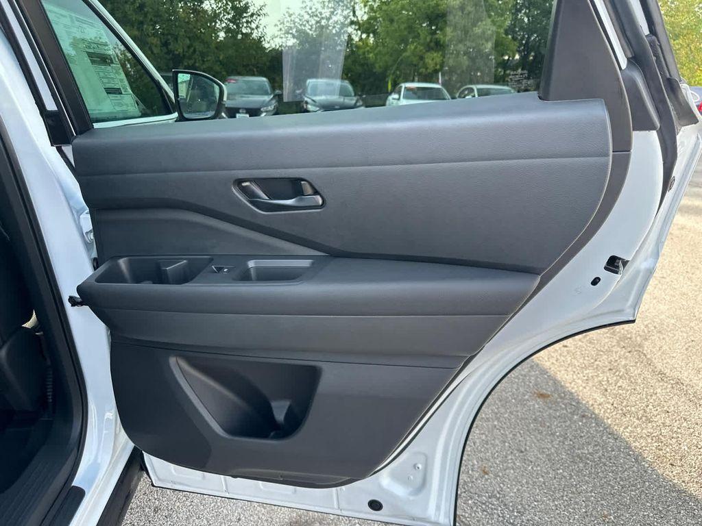 new 2025 Nissan Pathfinder car, priced at $40,978