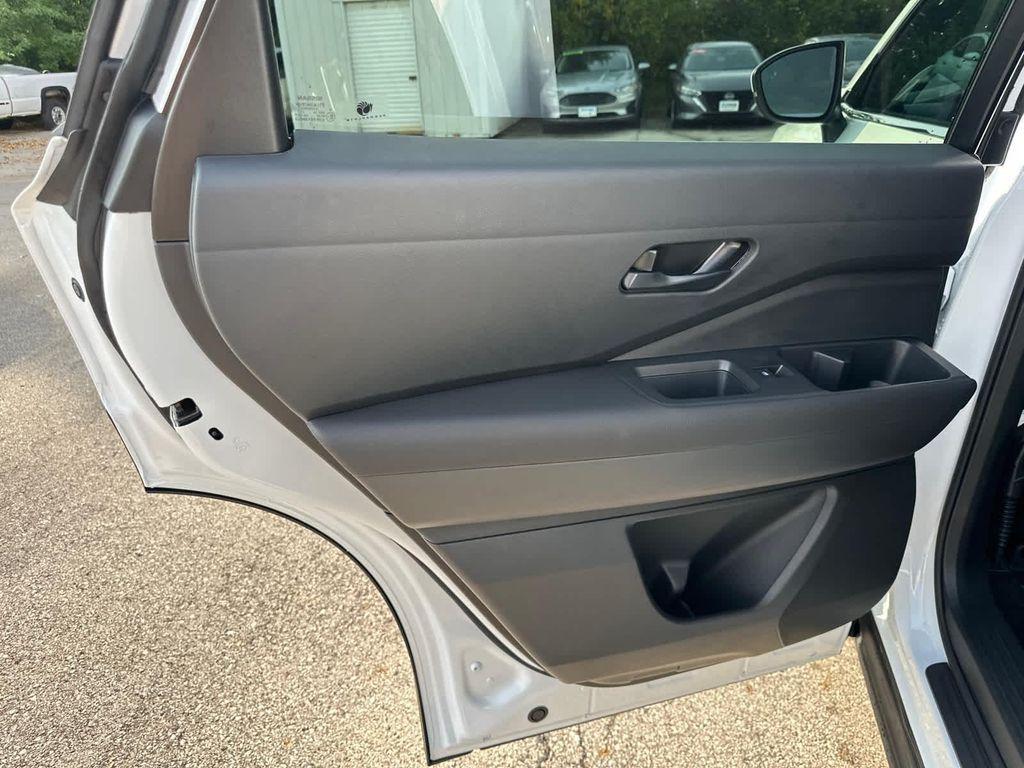 new 2025 Nissan Pathfinder car, priced at $40,978