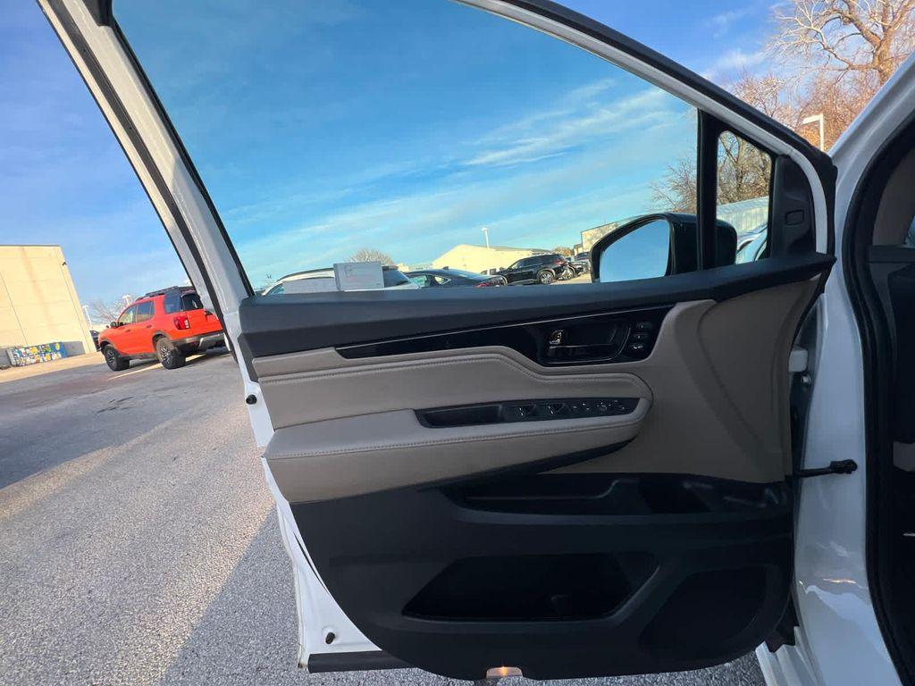 used 2022 Honda Odyssey car, priced at $34,999