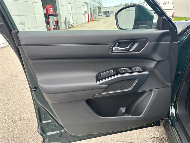 new 2025 Nissan Pathfinder car, priced at $47,902