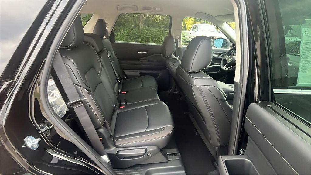 new 2025 Nissan Pathfinder car, priced at $44,126